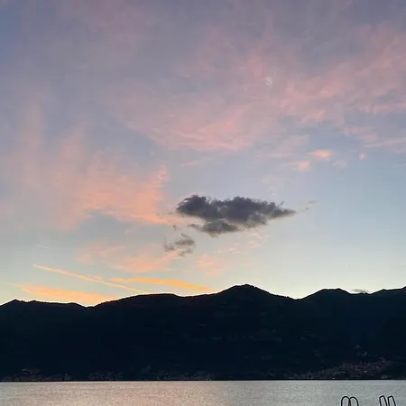 Lake House Near Bellagio 別荘