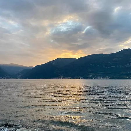 Lake House Near Bellagio * レッツェノ